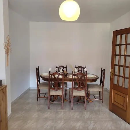 Piso De 3 En Centro De Apartment Mino