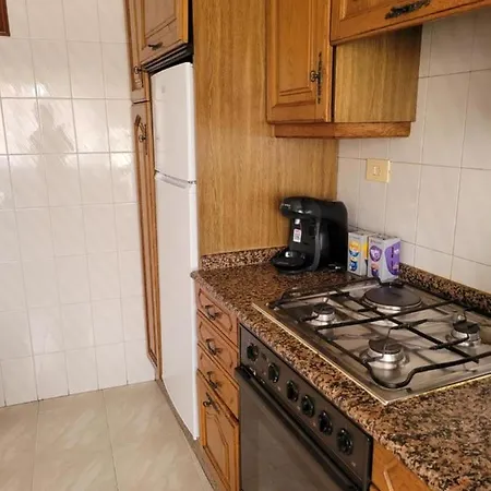 Piso De 3 En Centro De Apartment Mino